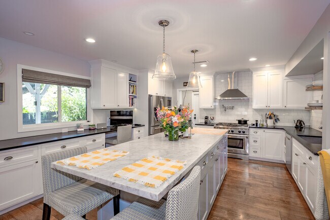 Foto del edificio - 2152 Grand Oaks Ave