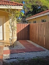 Building Photo - 761 NW 24th Ct