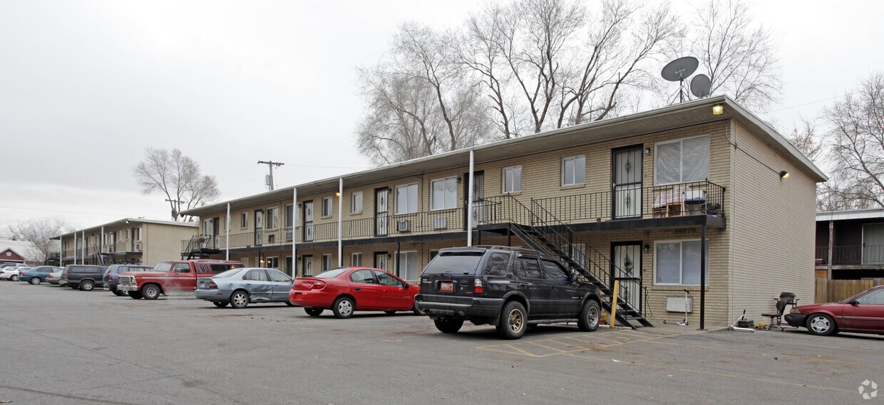 Building Photo - Vista Twin Apartments
