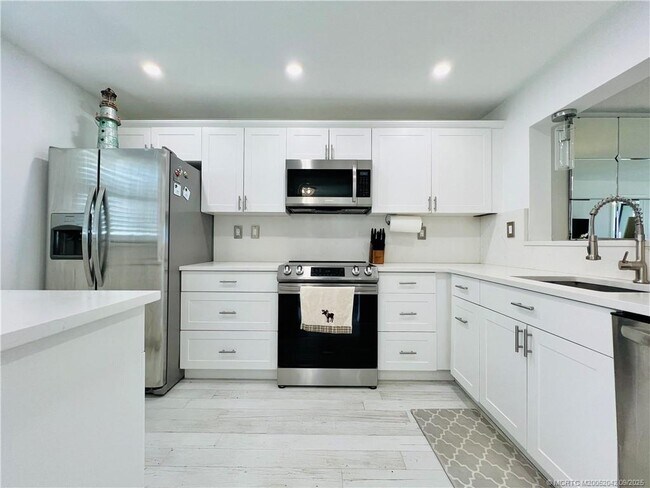 Foto del edificio - 9400 S Ocean Dr