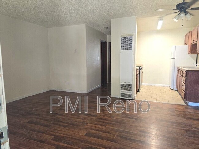 Foto del edificio - 450 Laurel St