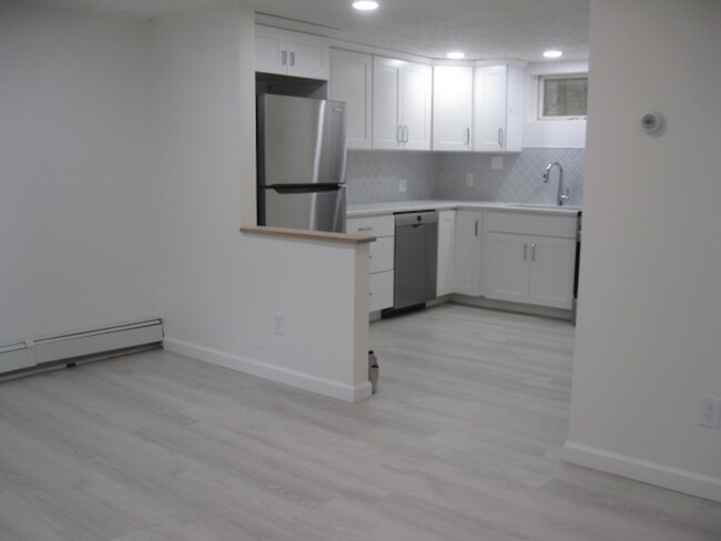 Foto del edificio - 525 Lake Rd
