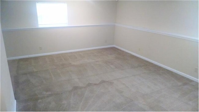 Foto del edificio - 56 Edwards Ave