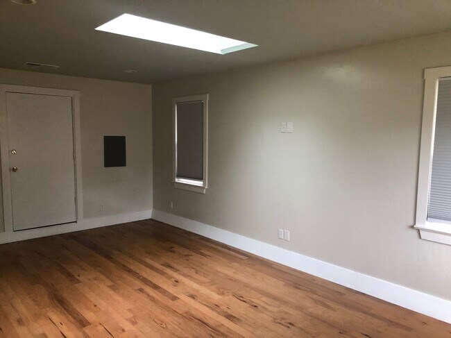 Foto del edificio - 1306 Henderson St