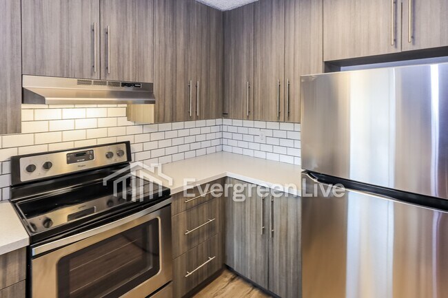 Foto del edificio - 5930 Cliff Valley Dr