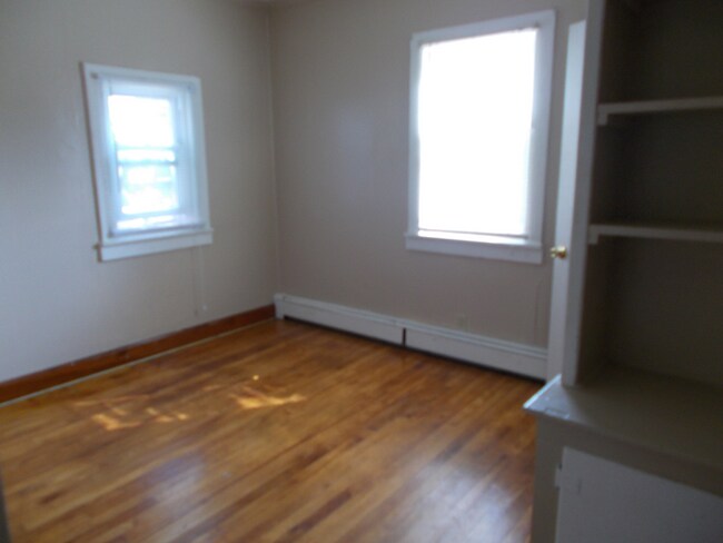 Building Photo - 265 US-11