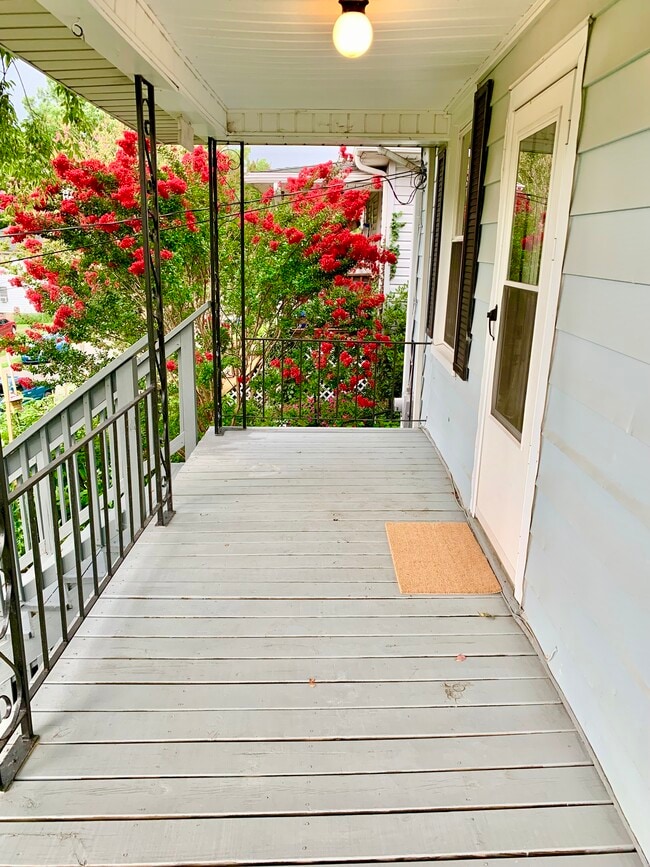 Covered front porch - 1332 Buena Vista Blvd SE