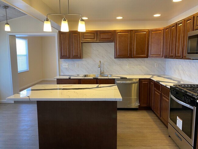 Building Photo - 3 br, 2 bath House - 200 PATTISON STREET