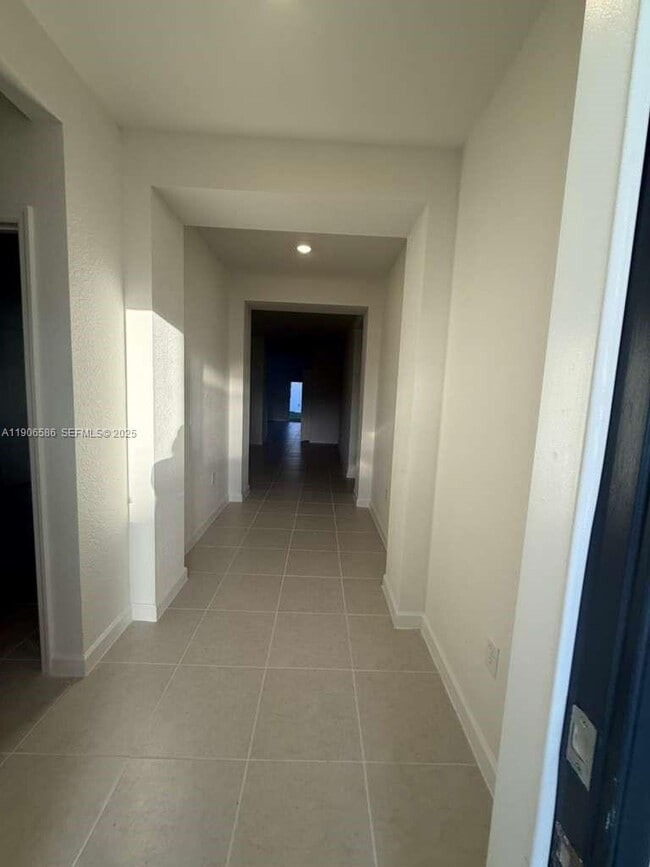 Foto del edificio - $3,199 16203 SW 147 PL