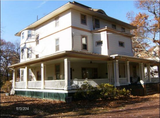 Primary Photo - 704 Westwood Ave