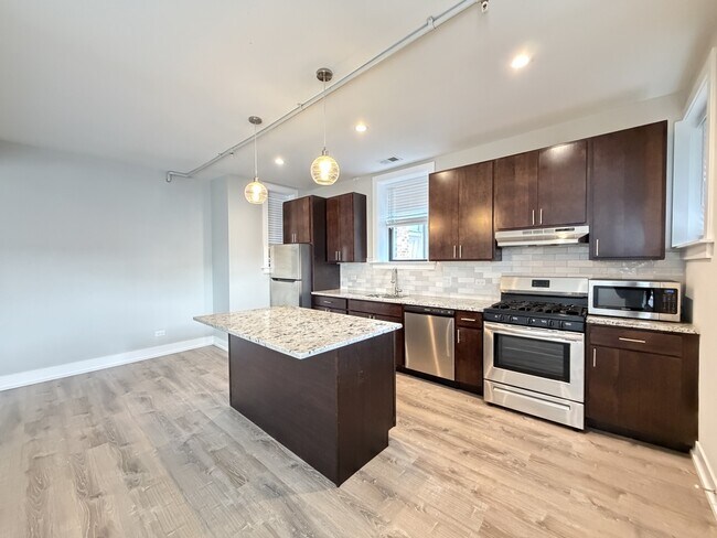 Foto del edificio - 1124 Maple Ave