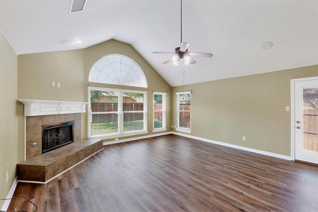 Foto del edificio - 2436 Foxwood Ln