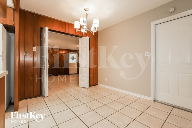 Foto del edificio - 5860 Cedar St NE