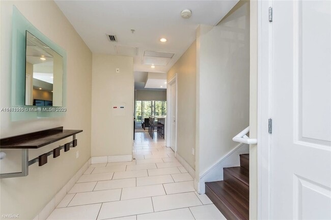Building Photo - 3 br, 4 bath House - 5300 NW 87th Ave # 812
