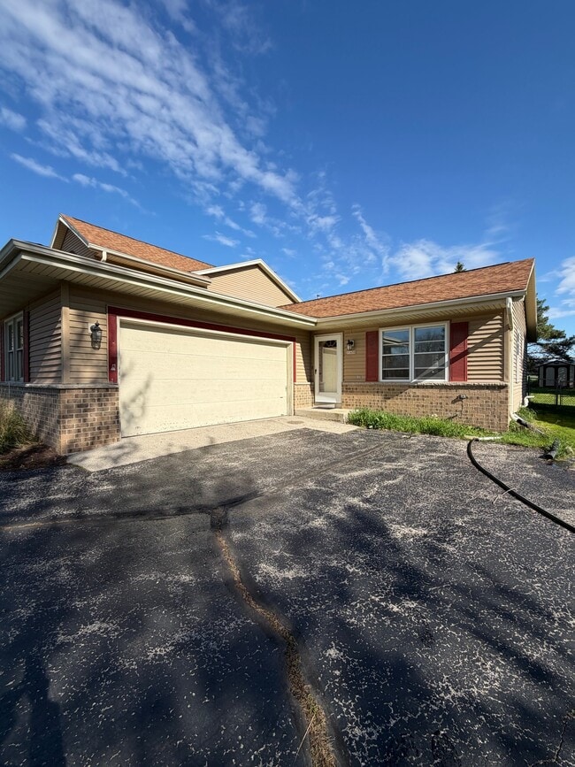 Building Photo - 11450 W Edgerton Ave