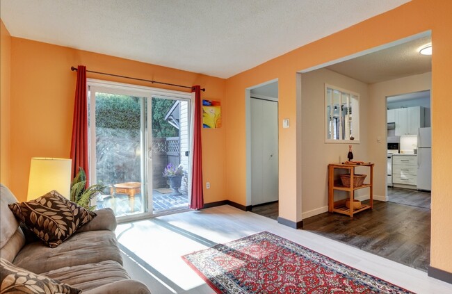 Building Photo - 1506 Admirals Rd