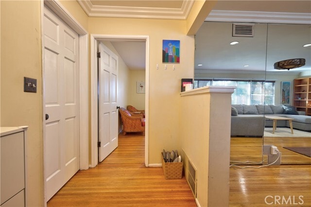 Building Photo - 2895 Woodlawn Ave