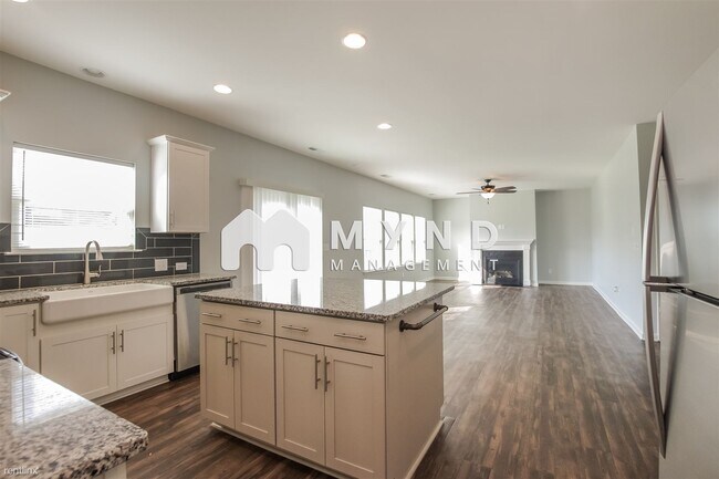 Building Photo - 3 br, 2.5 bath House - 1595 Tundra Ln