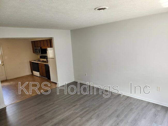 Building Photo - 211 S Waverley St
