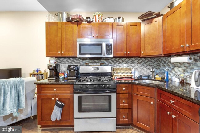 Foto del edificio - 1631 W Girard Ave
