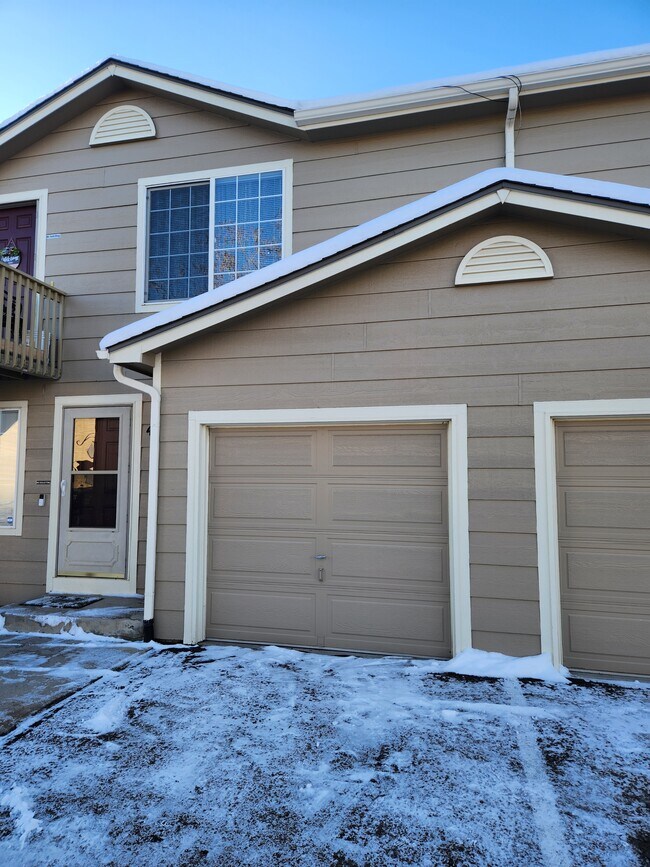 Foto del edificio - 4965 Universal Heights