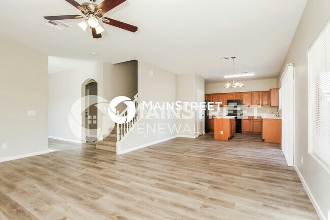 Foto del edificio - 6 Bedroom Pet-Friendly Home in Tolleson, AZ with Main Street Renewal