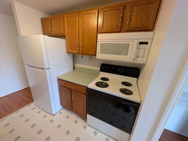 Foto del edificio - 6301 Robinson Rd