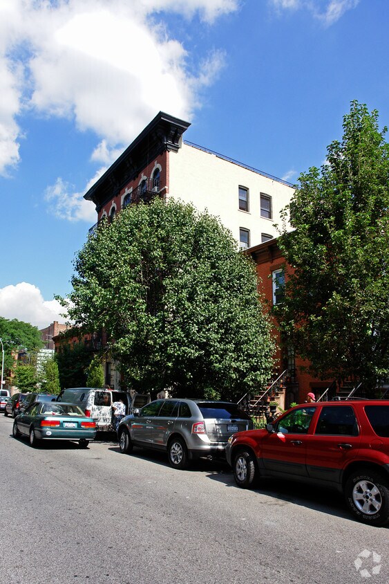 Building Photo - 299 13th St