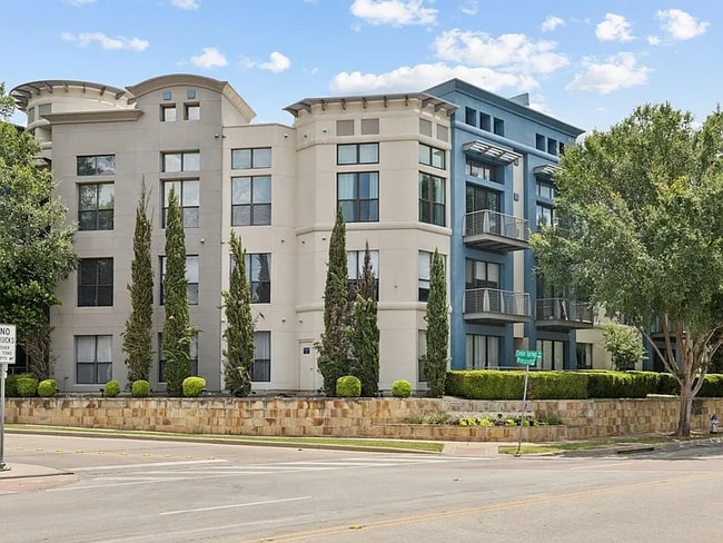 Building Photo - 4414 Cedar Springs Rd