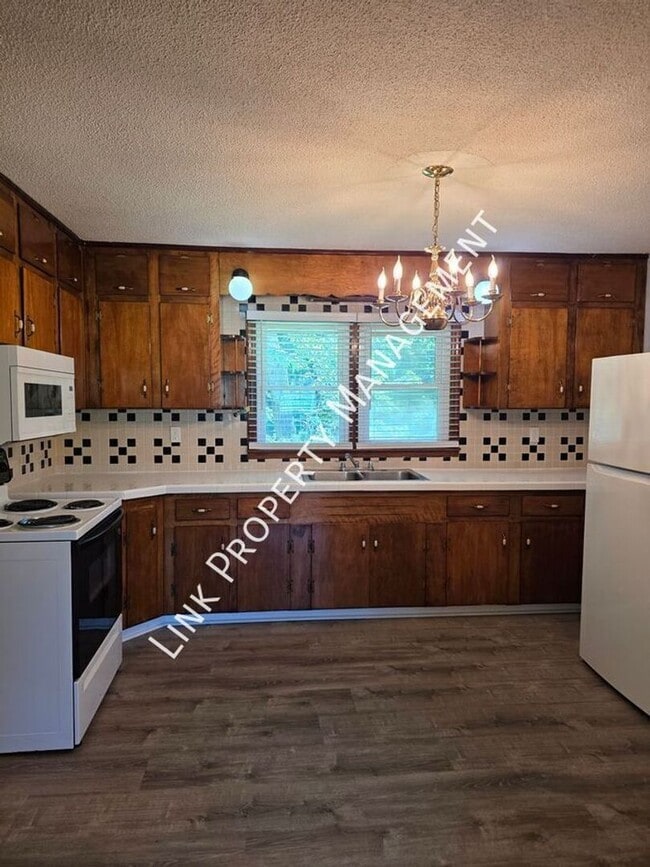 Building Photo - Available Now – Spacious 4 Bedroom Home in Ringgold for Only $1,695/Month!