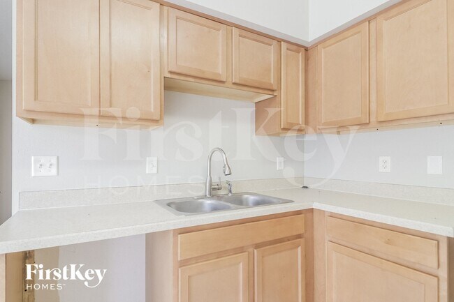 Building Photo - 300 Ferrara Ct