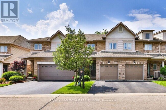 Photo du bâtiment - 2169 Orchard Rd