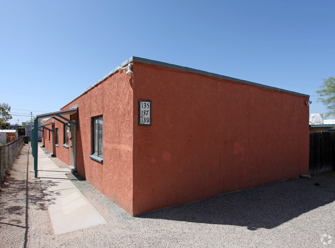 Foto del edificio - 135-145 W Rillito St