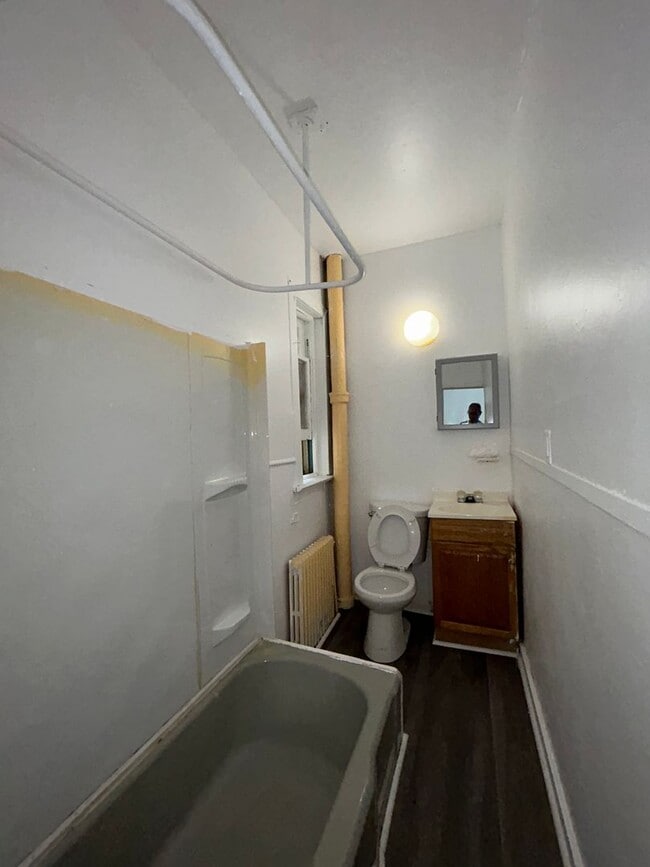 Building Photo - 648 Stuyvesant Ave