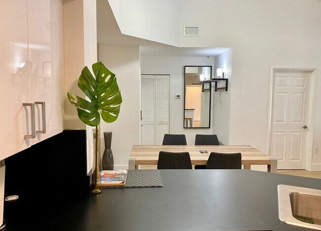 Foto del edificio - 3131 Clint Moore Rd