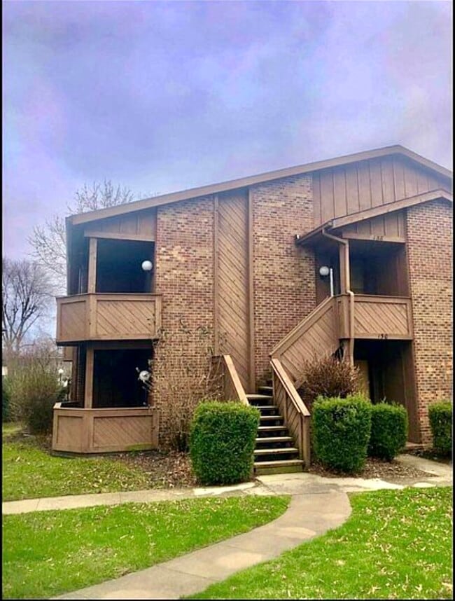 Beautiful Park-like Setting - 158 Hartford Ct