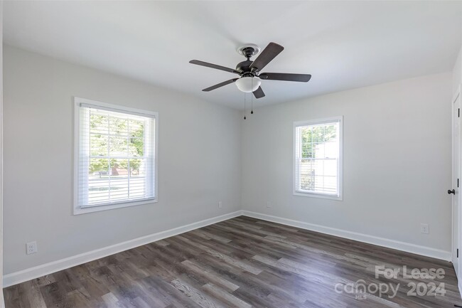 Foto del edificio - 2237 Ashley Road