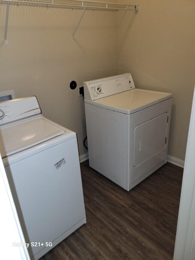 Building Photo - 1514 Hill Top Ct.