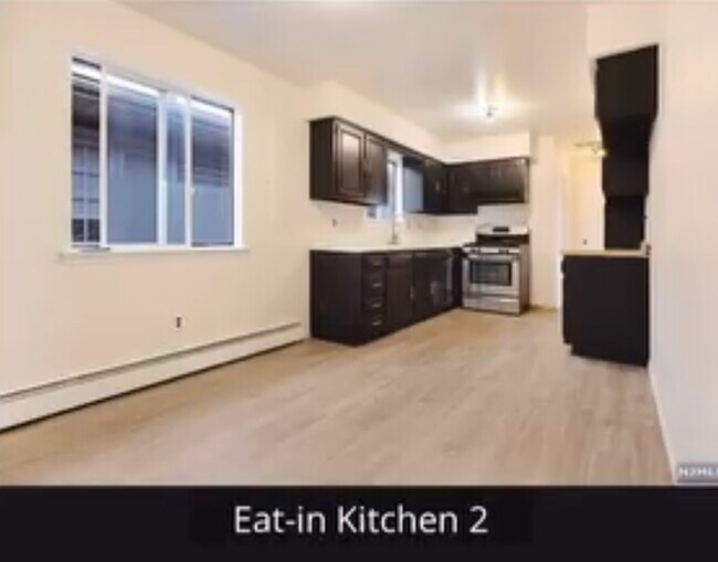 Eat-in Kitchen - 711 Bergen St