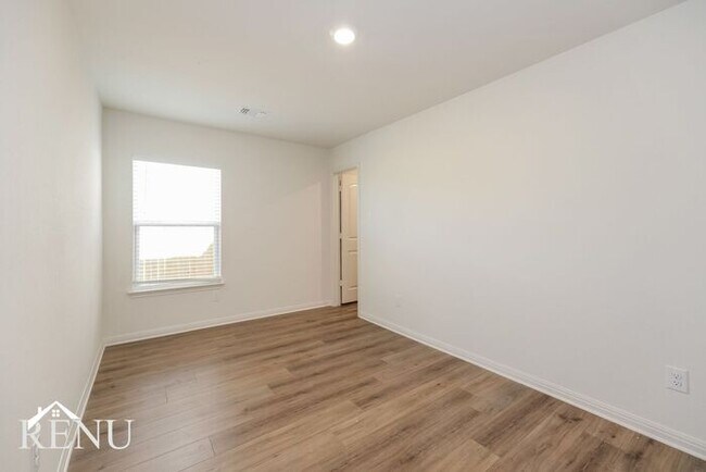 Foto del edificio - Coming Soon!