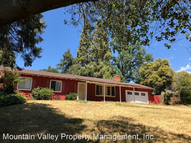 Foto del edificio - 3 br, 2 bath House - 110 Squire Lane