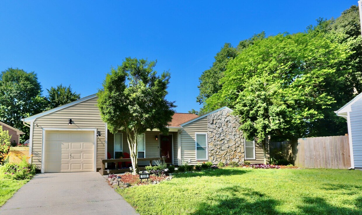 Adorable 3-Bedroom Home Ready 12-05-25!! Fenced Backyard - Pet Friendly - Open Floor-Plan! - Adorable 3-Bedroom Home Ready 12-05-25!! Fenced Backyard - Pet Friendly - Open Floor-Plan!