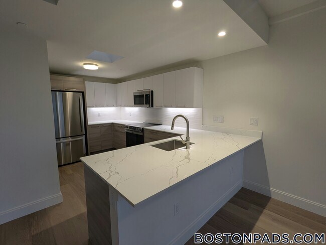 Building Photo - 1079 Commonwealth Ave