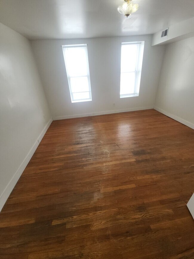 Foto del edificio - 111 Upton St