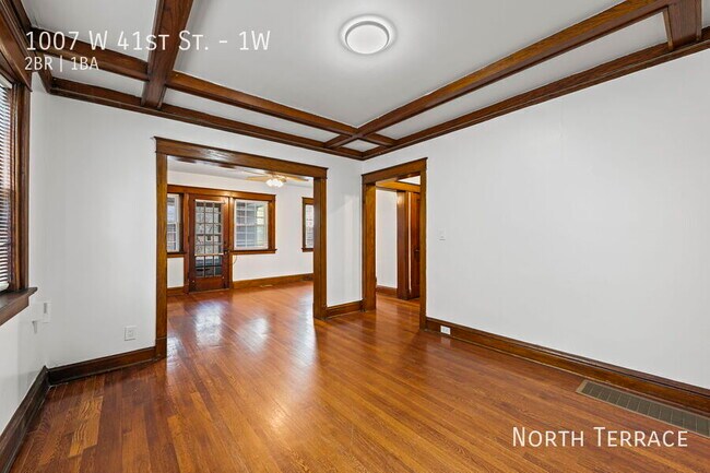 Building Photo - 1007 W 41st St