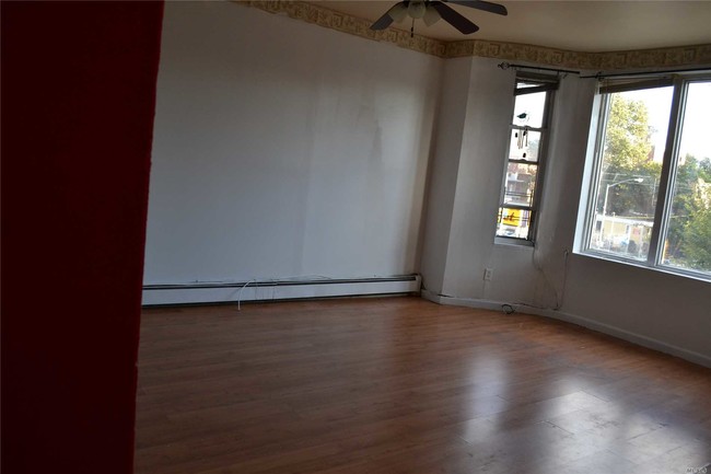 Building Photo - 160-15 Hillside Avenue