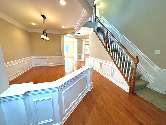 Building Photo - 9 Yorktown Ln