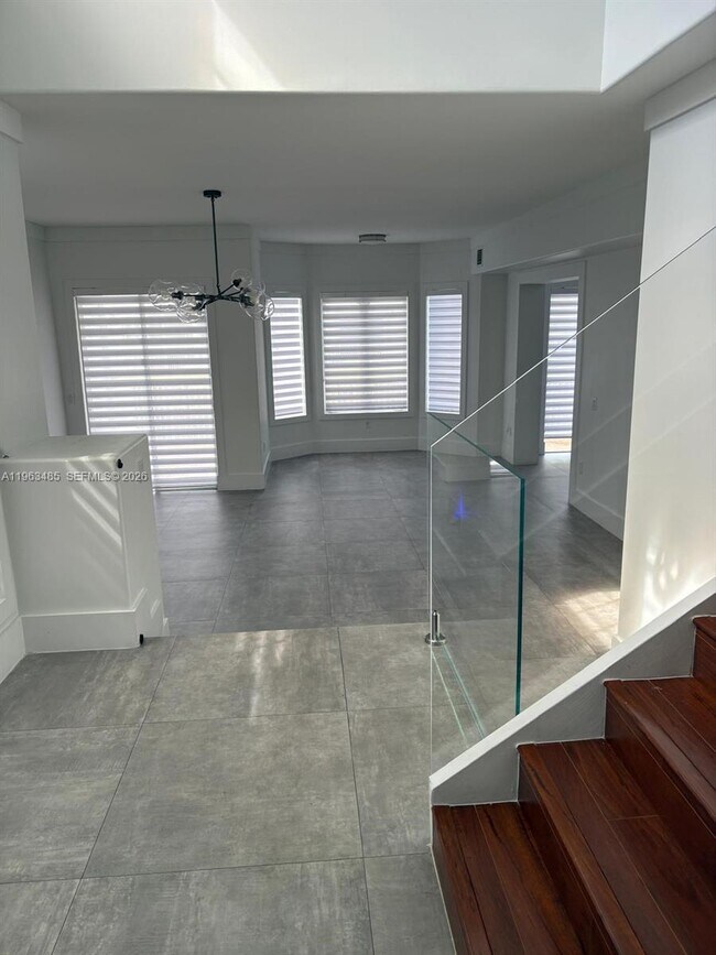 Foto del edificio - 3172 NE 211th St