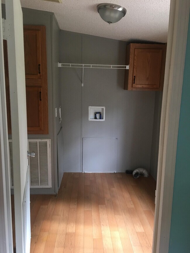 Building Photo - 6047 Galien Ct
