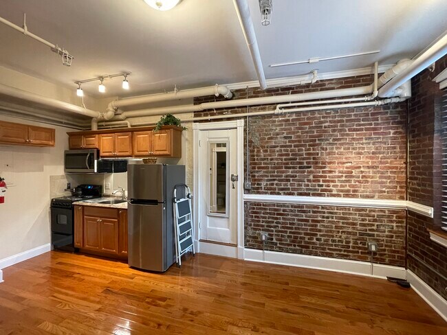 Foto del edificio - 878 Massachusetts Ave